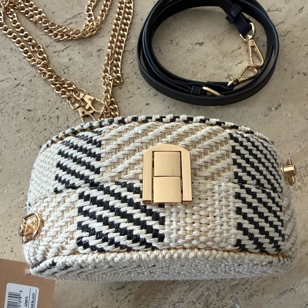 Round Woven Crossbody Bag - Picture 4 of 10